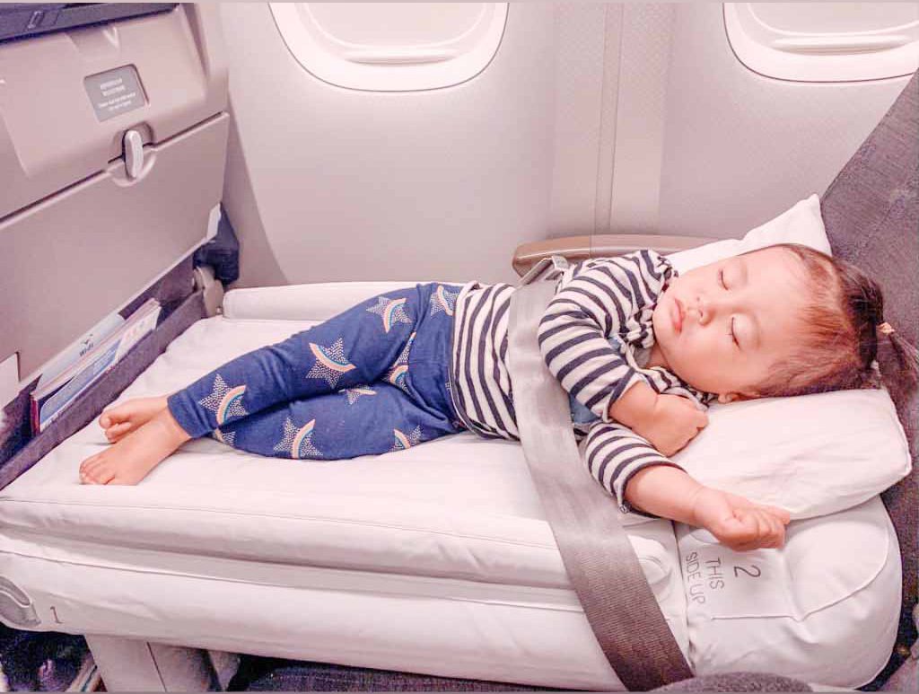 Baby travel bed